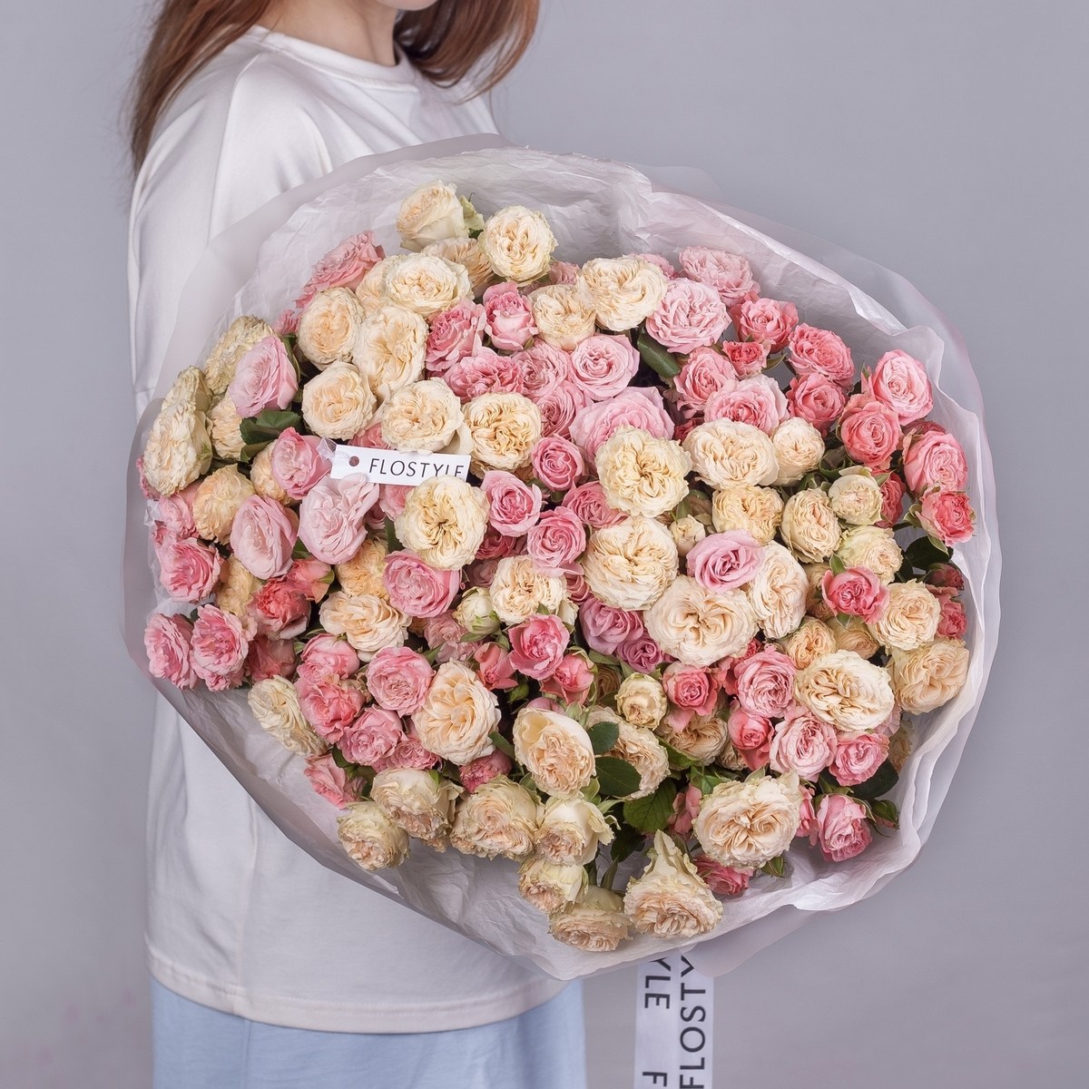 bolshoj buket kustovyh roz 8